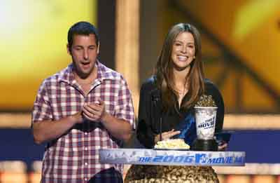 Adam Sandler and Kate Beckinsale at the 2006 MTV Movie Awards Adam Sandler and Kate Beckinsale at the 2006 MTV Movie Awards